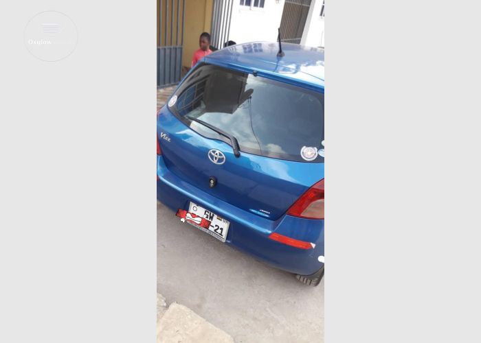  2010 Toyota vitz 