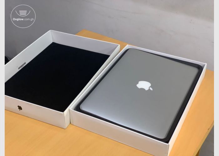  Apple MacBook Air 2015 Core i5 Laptop