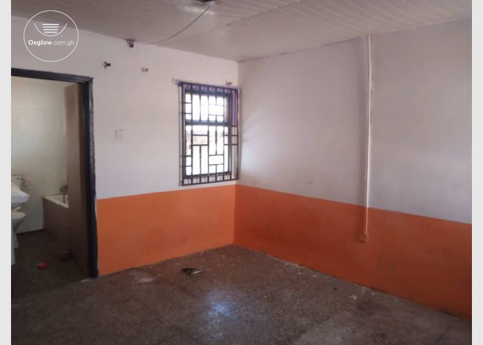  Single room self-contained available