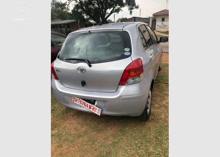  Toyota Vitz 2010 model 