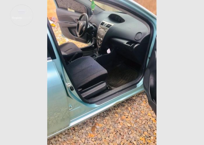  Toyota Yaris 2010