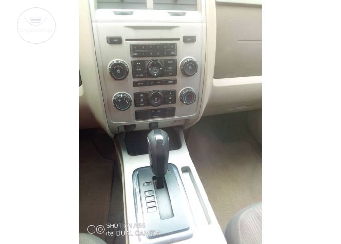 2010 Ford Escape (4WD)