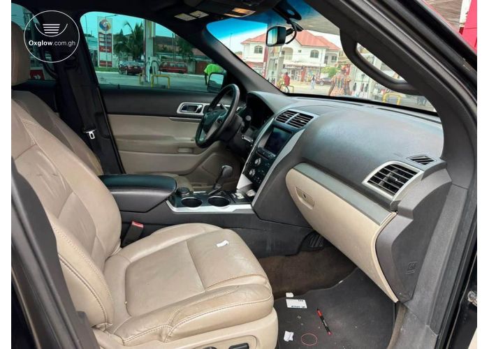  2013 Model Ford Explorer XLt