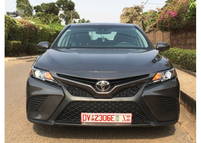  2018 Toyota Camry SE For Sale