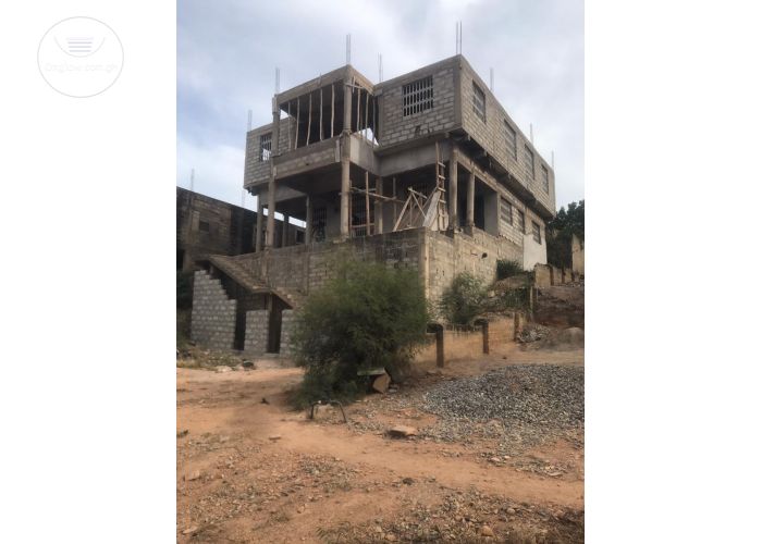  6 bedrooms For Sale