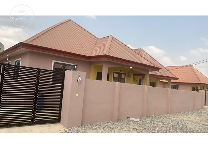 2 Bedrooms House