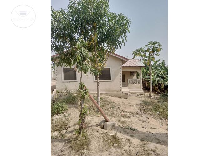 2 Bedrooms House