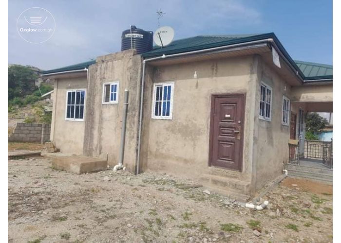 2 Bedrooms House