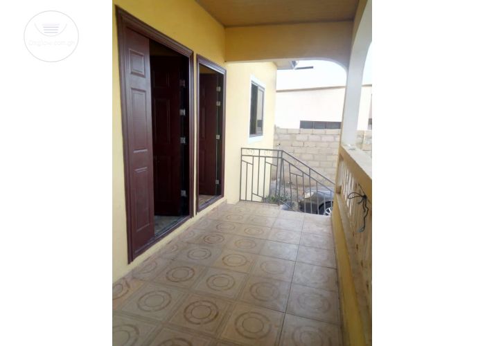 2 Bedrooms House