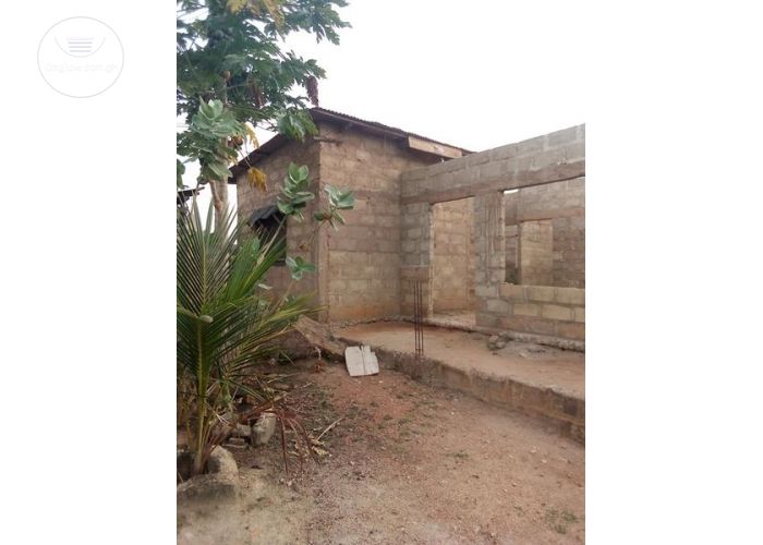 2 Bedrooms uncompleted House For Sale