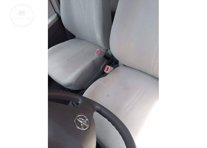 2010 Toyota vitz