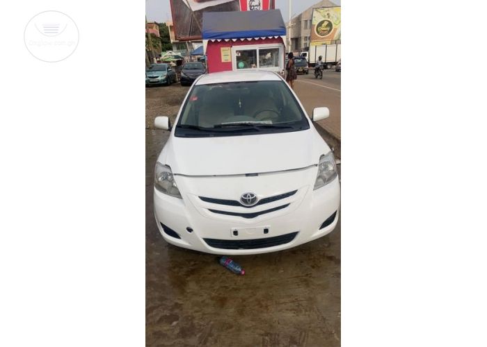 2010 TOYOTA YARIS