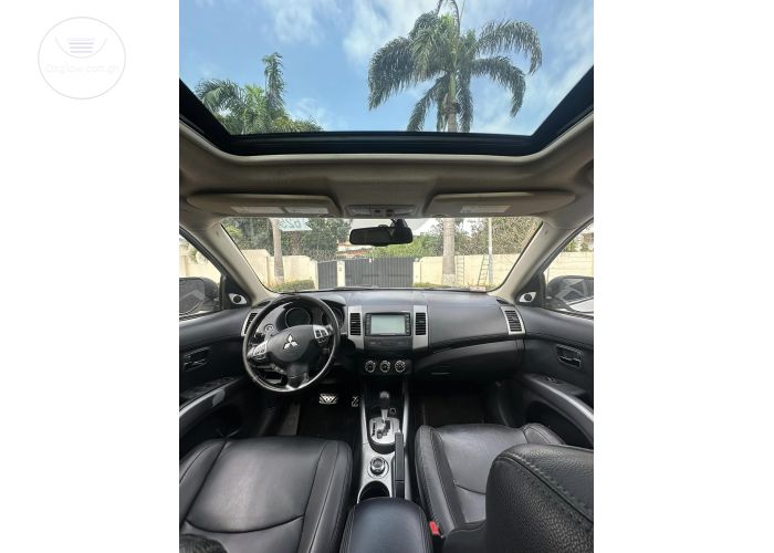 2013 Mitsubishi Outlander Â¢160,000