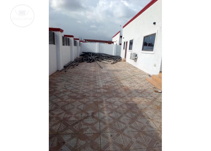 3 Bedroom Chamber and Hall Self Contained.