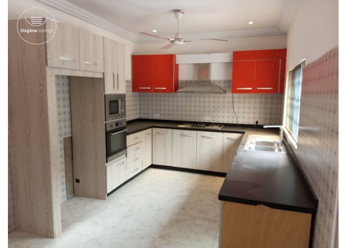 3 Bedroom House @ Emef estate For Sale