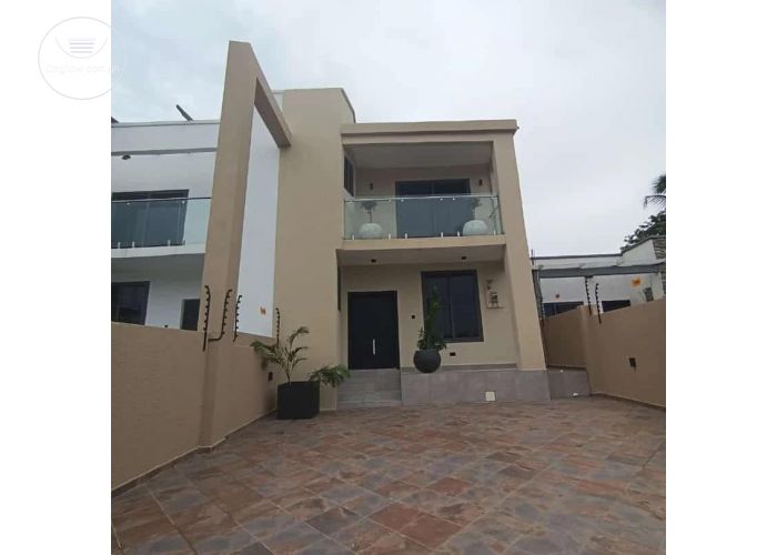 3 Bedrooms House