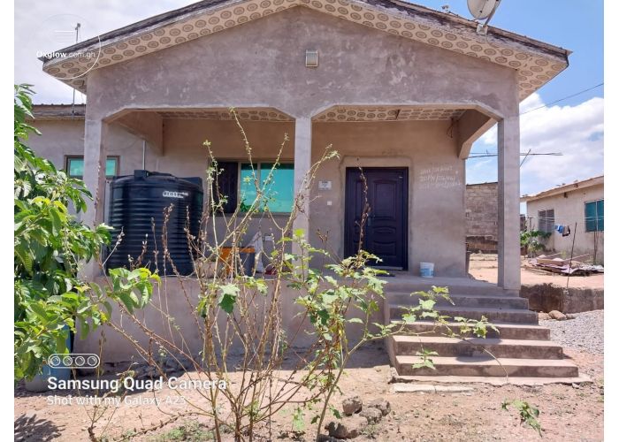 3 Bedrooms House