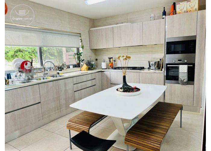 4 Bedroom Town House