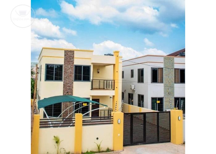 4 Bedrooms House