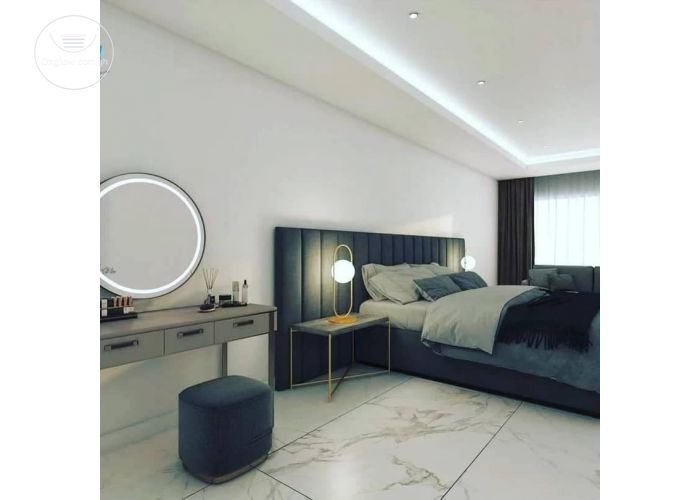 4 Bedrooms House