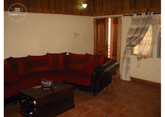 4 Bedrooms House