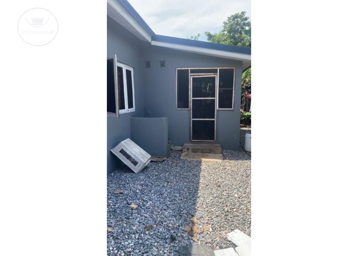 4 Bedrooms Houses.