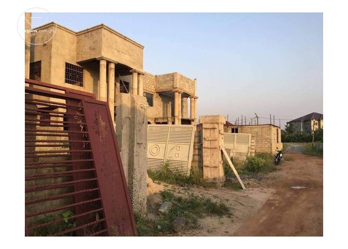 4 Bedrooms Uncompleted House 