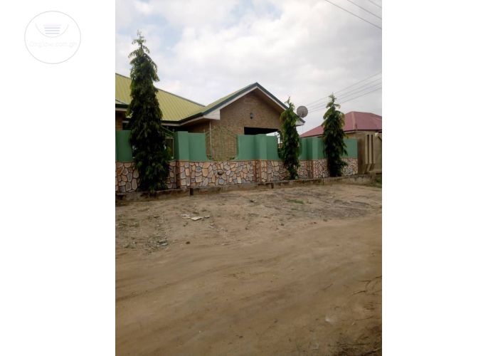 6 Bedroom House