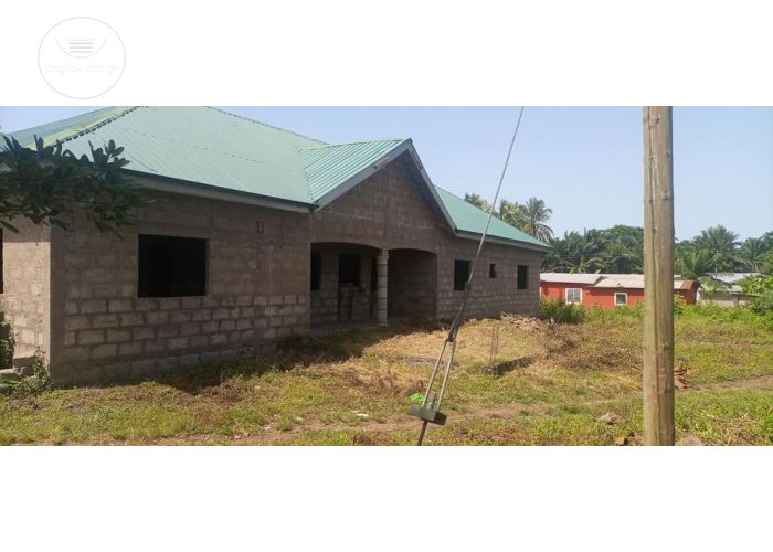 6 Bedroom Uncompleted House