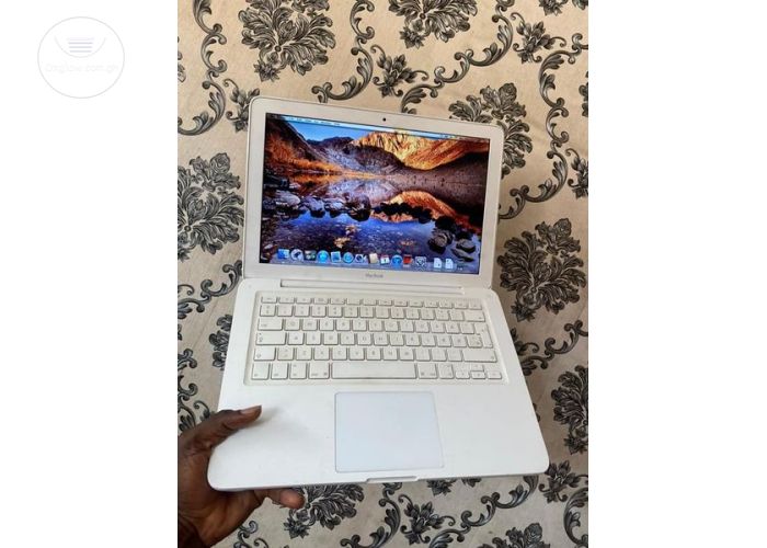 Apple Macbook Core 2 Duo Laptop