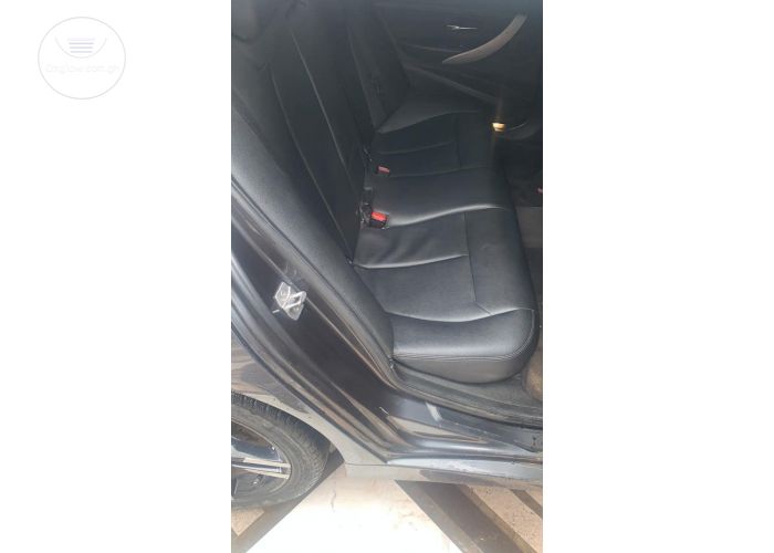 BMW 320i 
