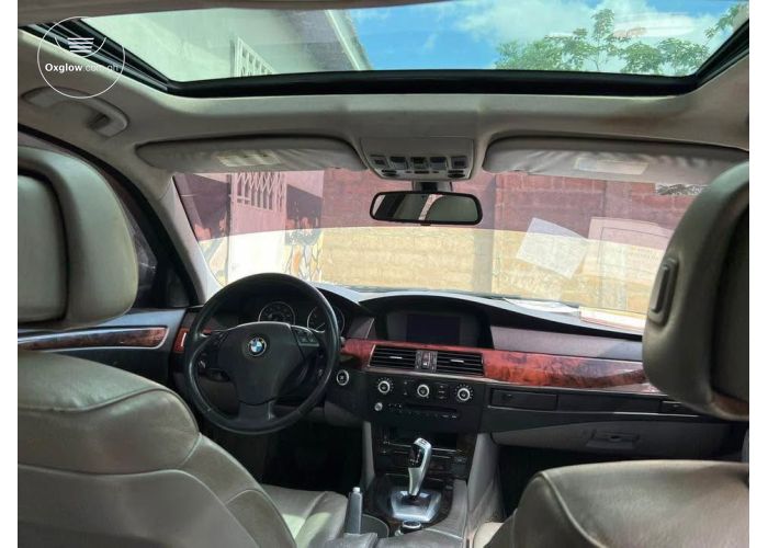 BMW 528i