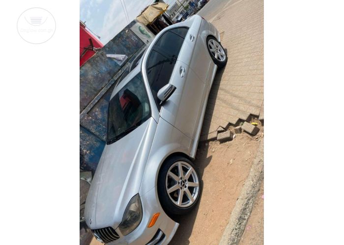 C250 2014model Mercedes Benz Full option and direct access to the owner