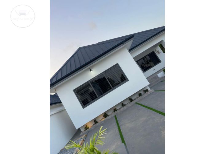 EXECUTIVE 3 MASTER BEDROOMS HOUSE