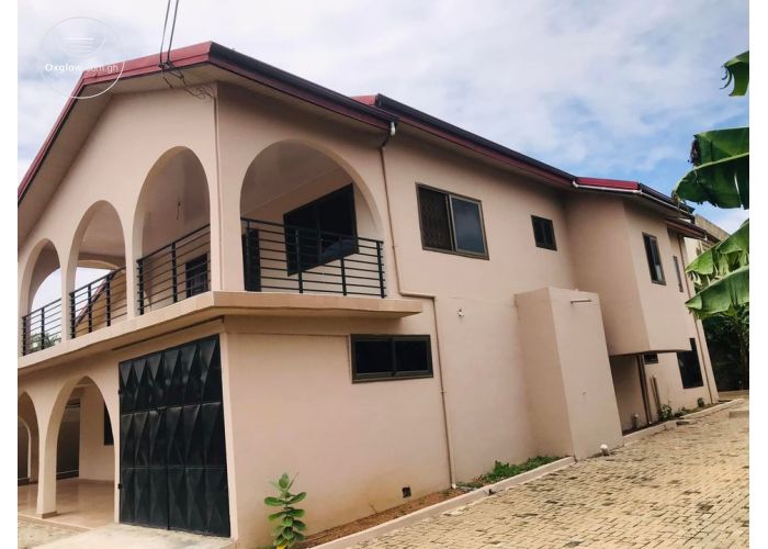 Five Bedrooms House For Sale