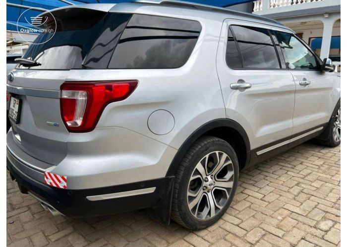 Ford Explorer Platinum 