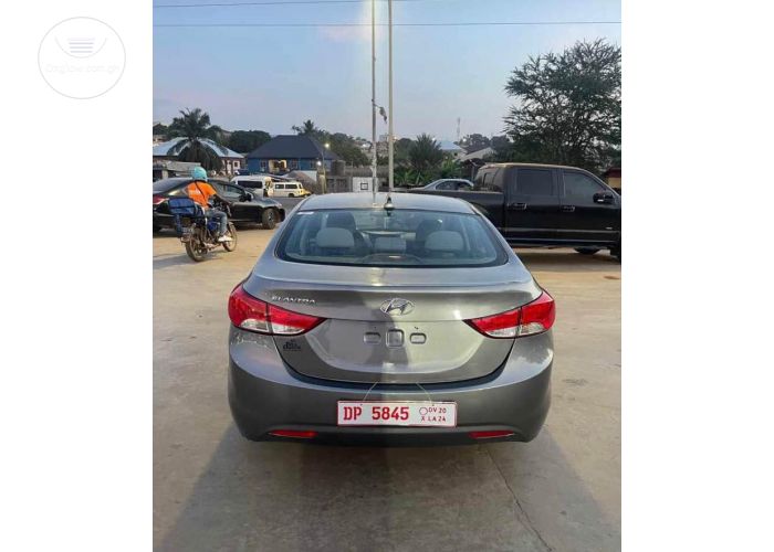 Hyundai Elantra 2013