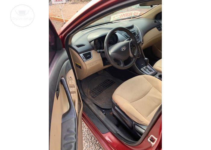 Hyundai Elantra 2013 model