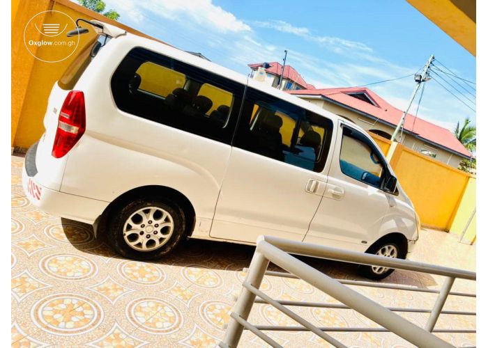 Hyundai Starex 