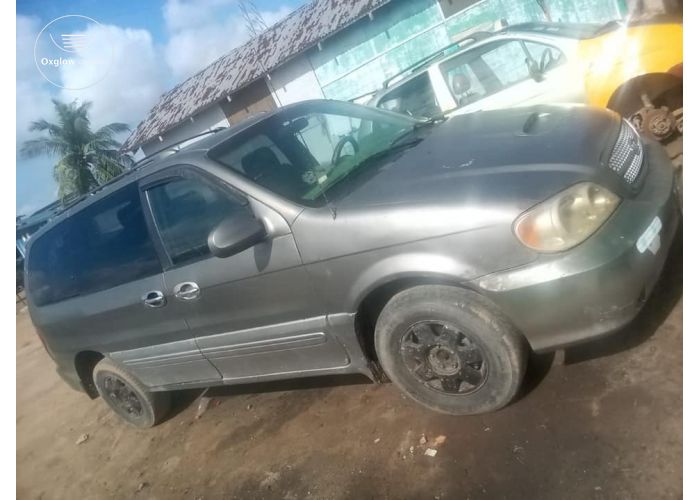 Kia carnival