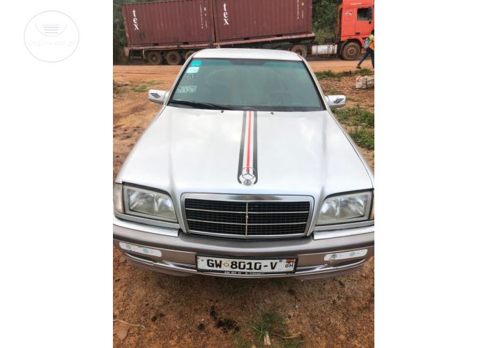 MERCEDES BENZ C200