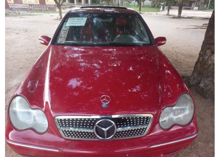 Mercedes-Benz C230