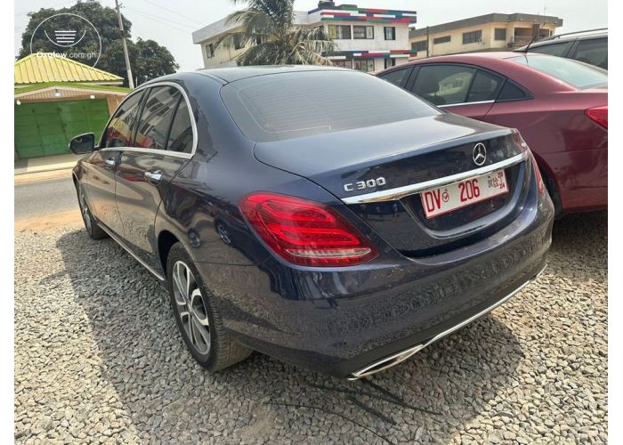 Mercedes-Benz C300. 2015 model