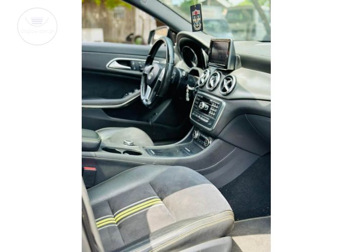 Mercedes Benz CLA