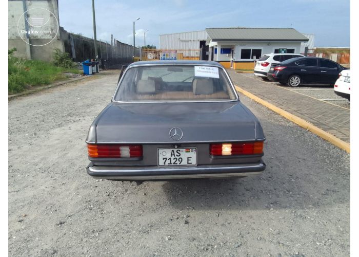 Mercedes Benz E200