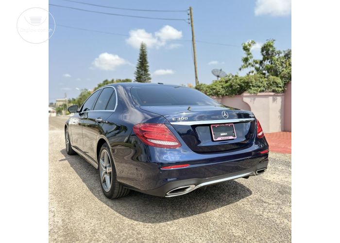 Mercedes Benz E300