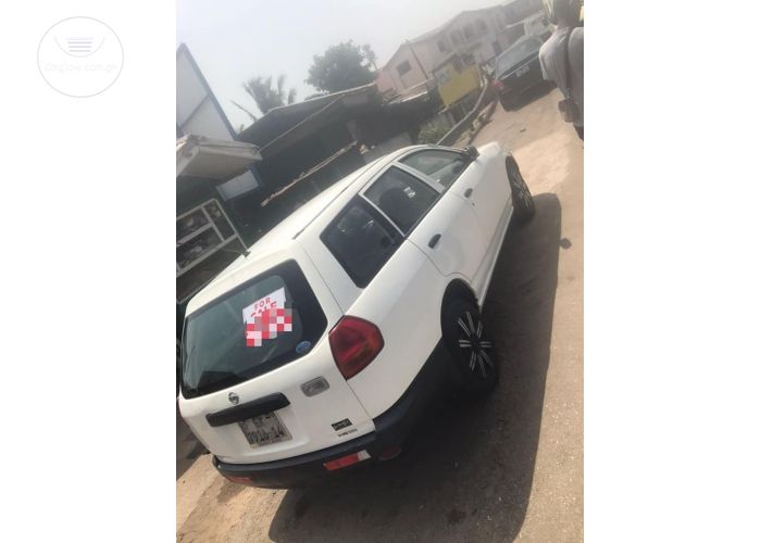 Nissan Almera 