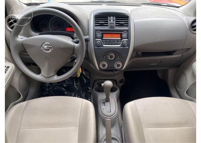 Nissan Almera