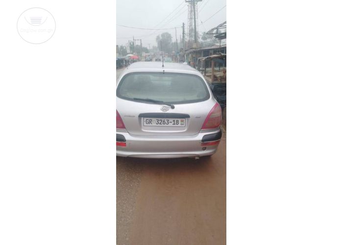 Nissan Almera