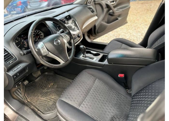 Nissan Altima 